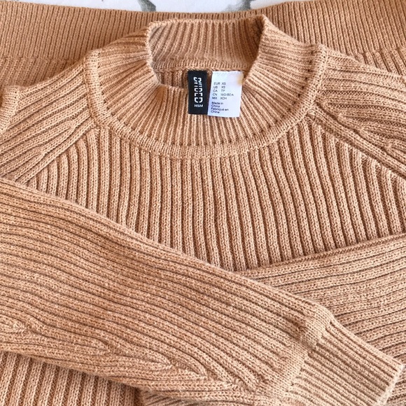 H&M cold shoulder sweater - Picture 4 of 4